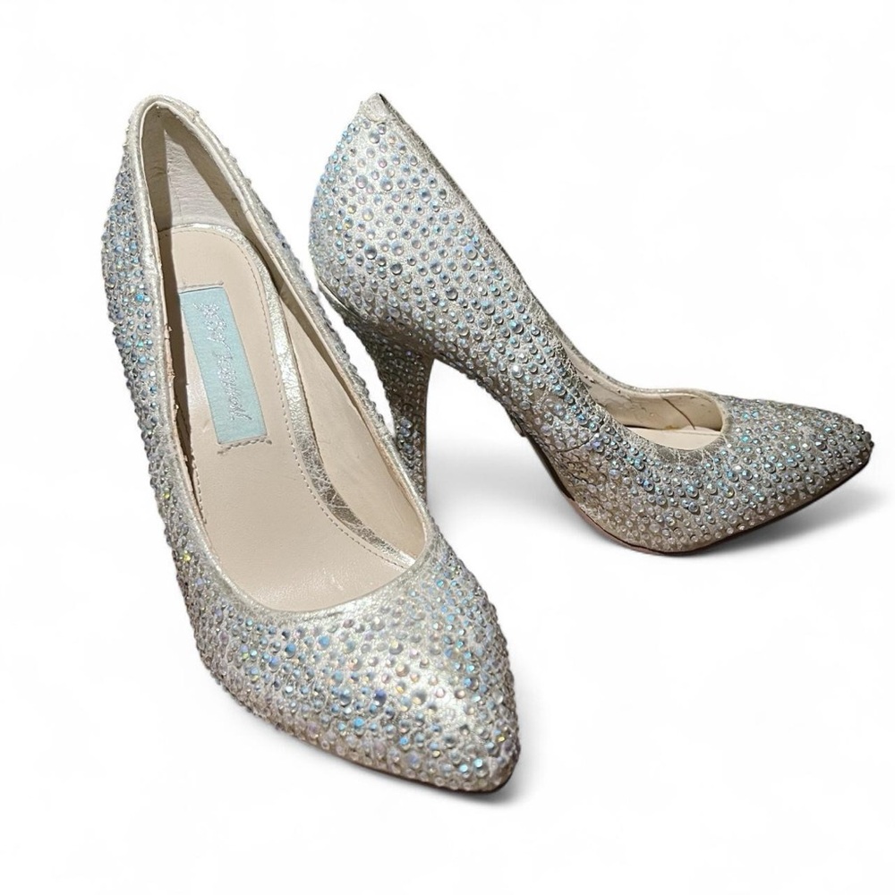 Betsey Johnson Cinderella sparkle heels size 6